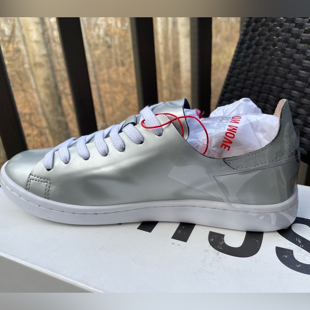 Schutz Women Ofelia Silver Round Toe Lace Up Casual Sneaker